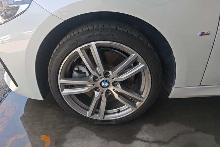 Used BMW 1 Series 2020 125i Leading Model M Sport Package Left Front Wheel Hub