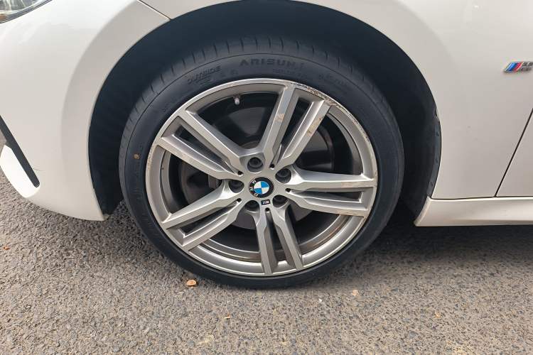 Used BMW 1 Series 2020 125i Leading Model M Sport Package Left Front Wheel Hub