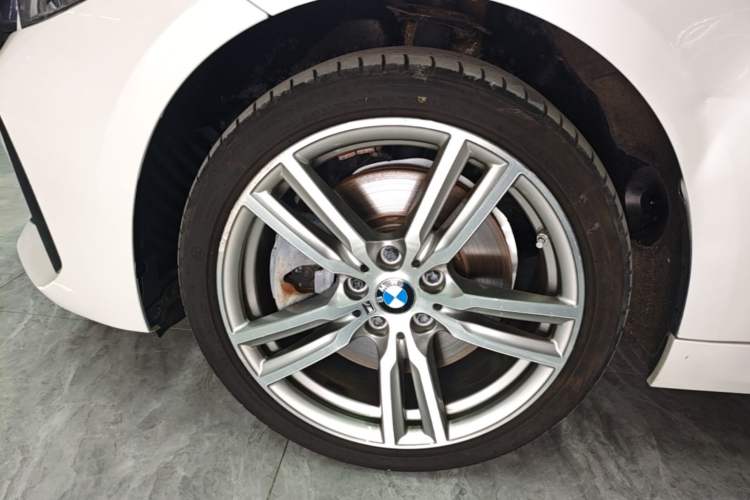 Used BMW 1 Series 2020 125i Leading Model M Sport Package Left Front Wheel Hub