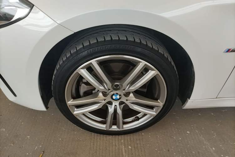 Used BMW 1 Series 2020 125i Leading Model M Sport Package Left Front Wheel Hub