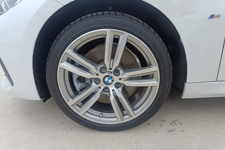 Used BMW 1 Series 2020 125i Leading Model M Sport Package Left Front Wheel Hub
