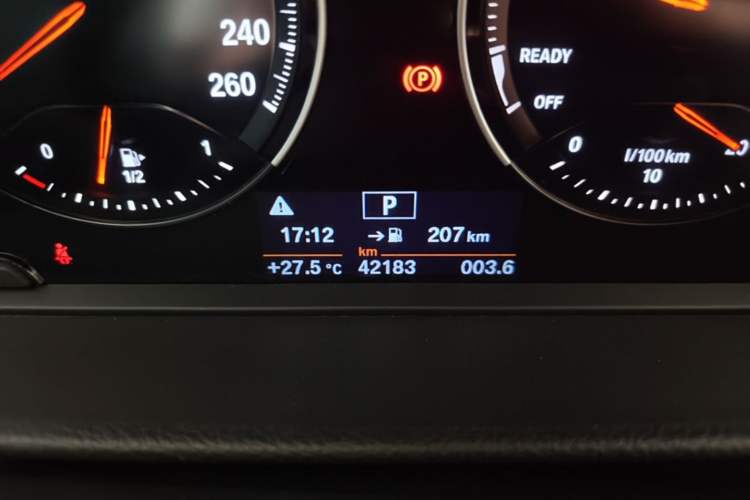 Used BMW 1 Series 2020 120i Fashion Model Odometer Close Up