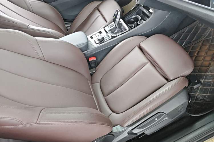 Used BMW 1 Series 2020 125i Leading Model M Sport Package Right Front Seat