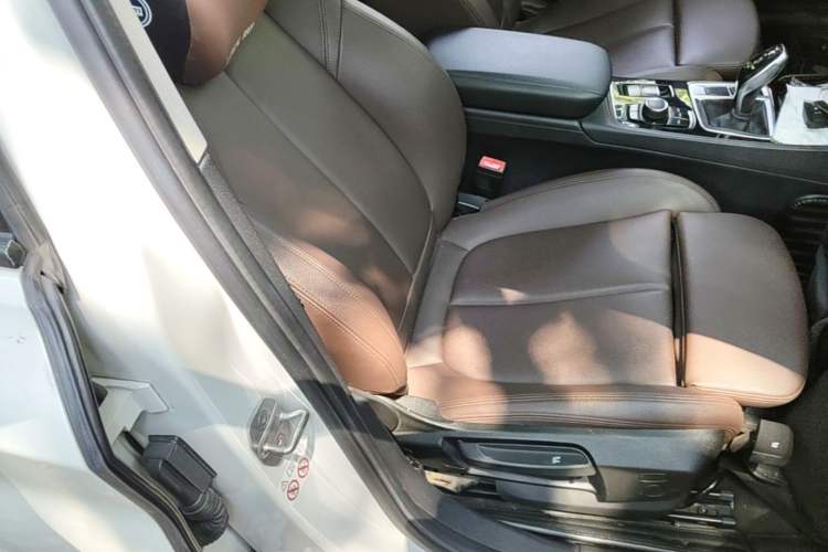 Used BMW 1 Series 2020 125i Leading Model M Sport Package Right Front Seat