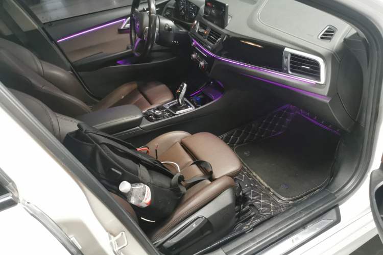 Used BMW 1 Series 2020 125i Leading Model M Sport Package Right Front Seat