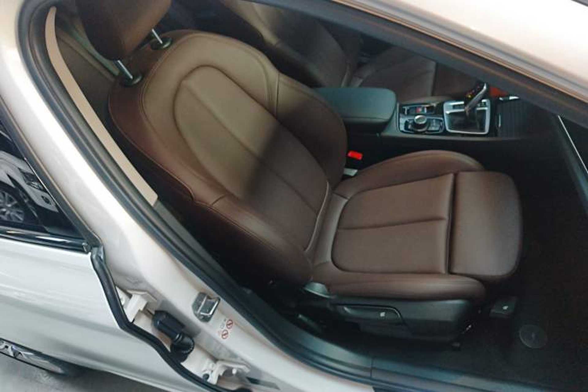 Used BMW 1 Series 2020 125i Leading Model M Sport Package Right Front Seat