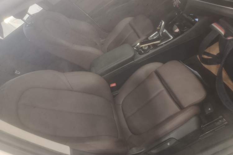 Used BMW 1 Series 2020 125i Leading Model M Sport Package Right Front Seat