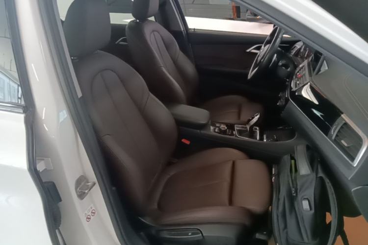 Used BMW 1 Series 2020 125i Leading Model M Sport Package Right Front Seat