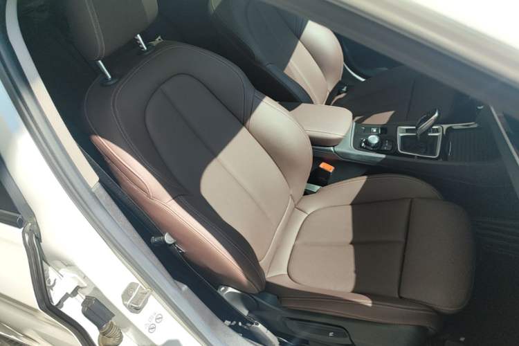 Used BMW 1 Series 2020 120i M Sport Package Right Front Seat