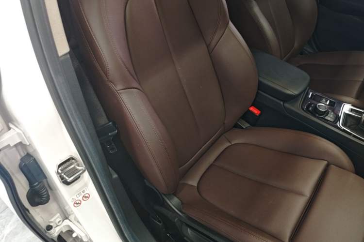Used BMW 1 Series 2020 125i Leading Model M Sport Package Right Front Seat