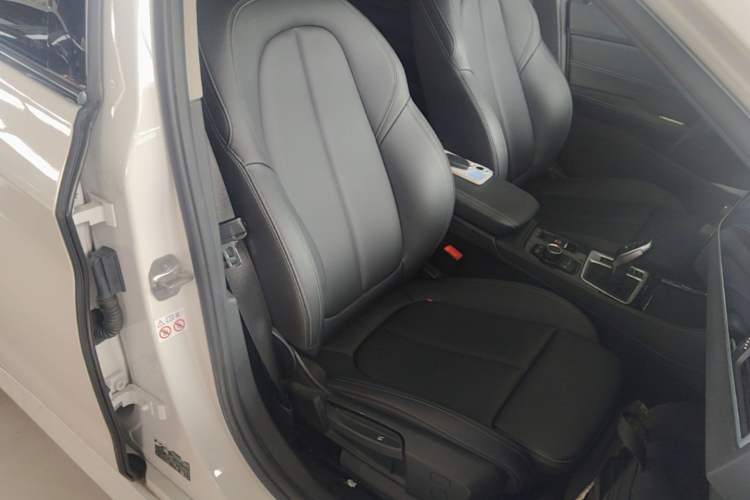 Used BMW 1 Series 2020 120i M Sport Package Right Front Seat