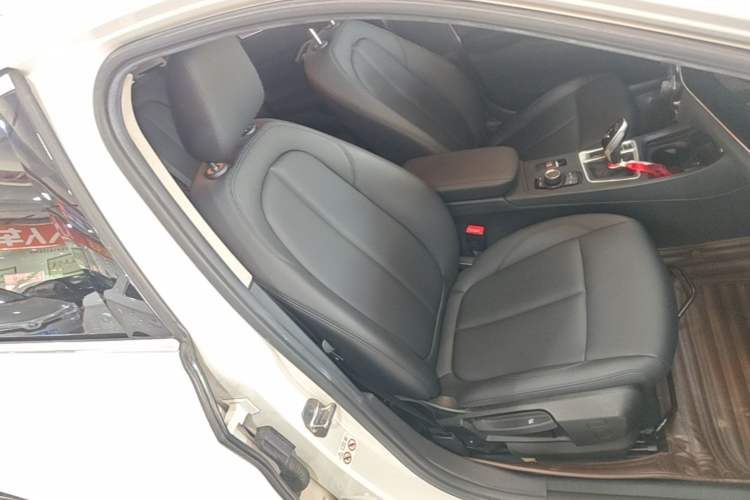 Used BMW 1 Series 2020 120i Fashion Model Right Front Seat