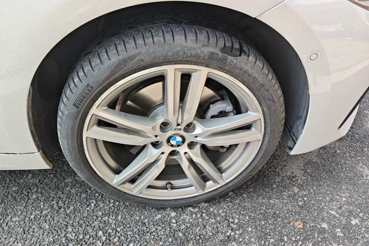 Used BMW 1 Series 2020 125i Leading Model M Sport Package Right Front Wheel Hub
