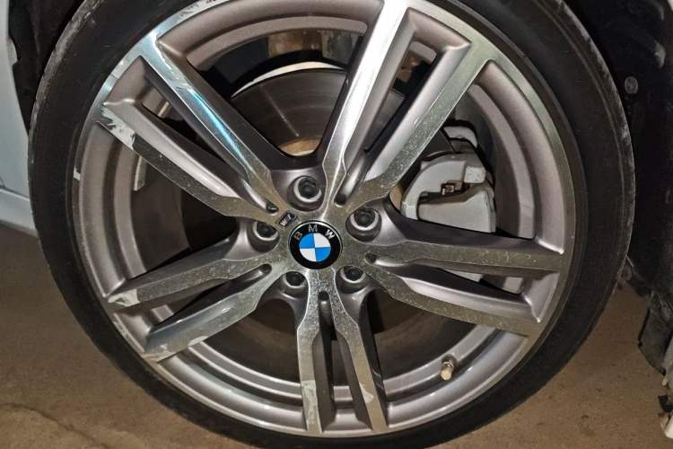 Used BMW 1 Series 2020 125i Leading Model M Sport Package Right Front Wheel Hub