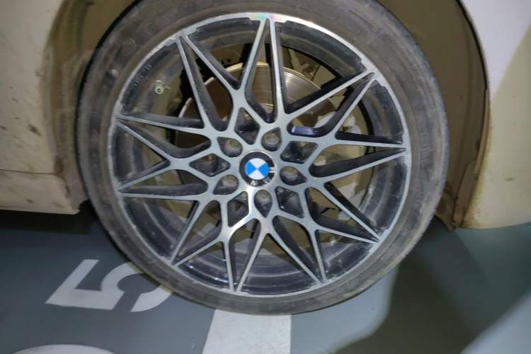 Used BMW 1 Series 2020 125i Leading Model M Sport Package Right Front Wheel Hub