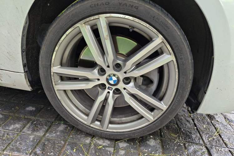 Used BMW 1 Series 2020 125i Leading Model M Sport Package Right Front Wheel Hub