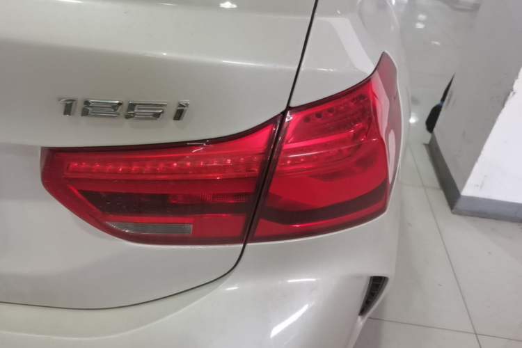 Used BMW 1 Series 2020 125i Leading Model M Sport Package Right Rear Taillight