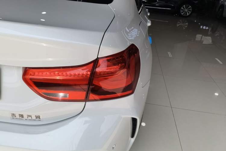 Used BMW 1 Series 2020 125i Leading Model M Sport Package Right Rear Taillight