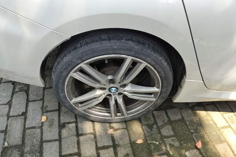Used BMW 1 Series 2020 125i Leading Model M Sport Package Right Rear Wheel Hub