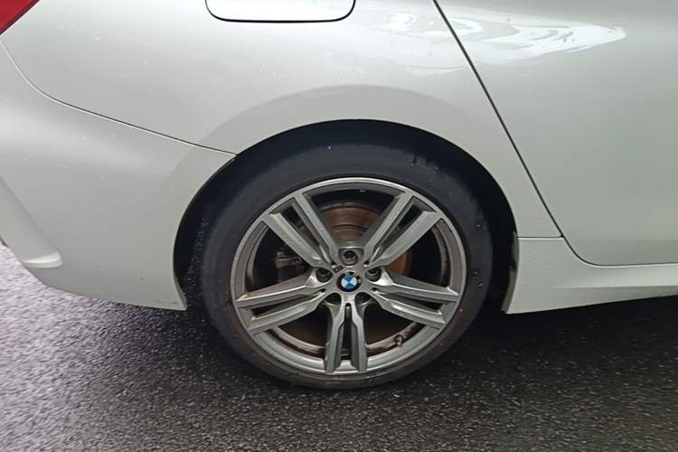 Used BMW 1 Series 2020 125i Leading Model M Sport Package Right Rear Wheel Hub