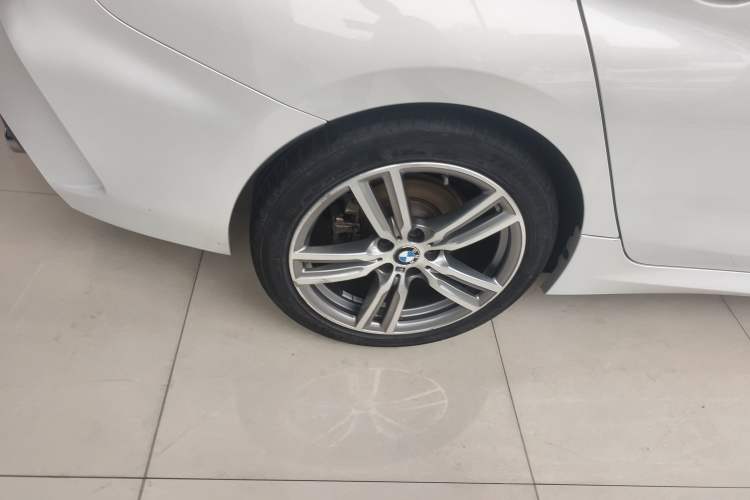 Used BMW 1 Series 2020 125i Leading Model M Sport Package Right Rear Wheel Hub