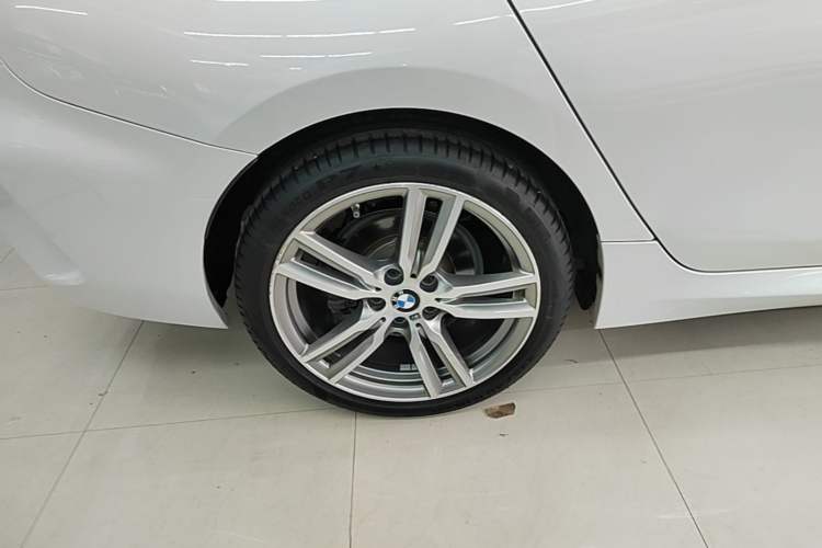 Used BMW 1 Series 2020 125i Leading Model M Sport Package Right Rear Wheel Hub