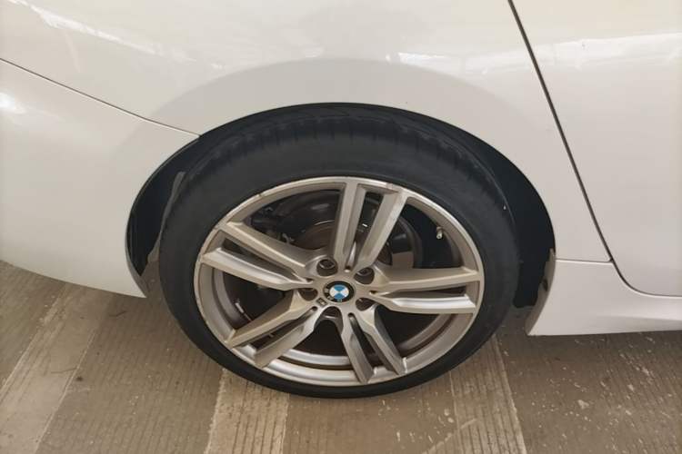 Used BMW 1 Series 2020 125i Leading Model M Sport Package Right Rear Wheel Hub