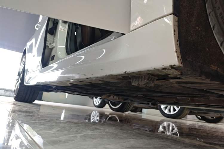 Used BMW 1 Series 2020 125i Leading Model M Sport Package Right Side Sill