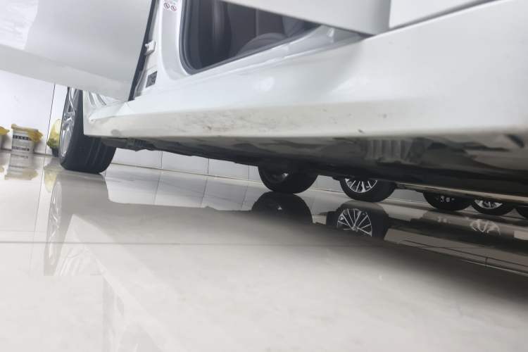 Used BMW 1 Series 2020 125i Leading Model M Sport Package Right Side Sill