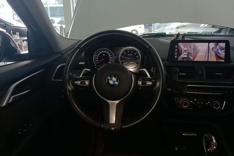 Used BMW 1 Series 2020 125i Leading Model M Sport Package Steering Wheel