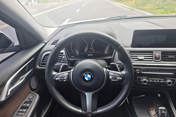Used BMW 1 Series 2020 125i Leading Model M Sport Package Steering Wheel