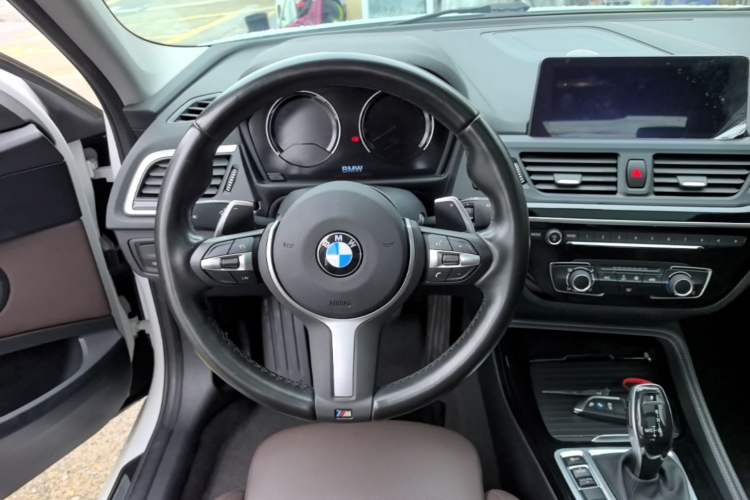 Used BMW 1 Series 2020 125i Leading Model M Sport Package Steering Wheel