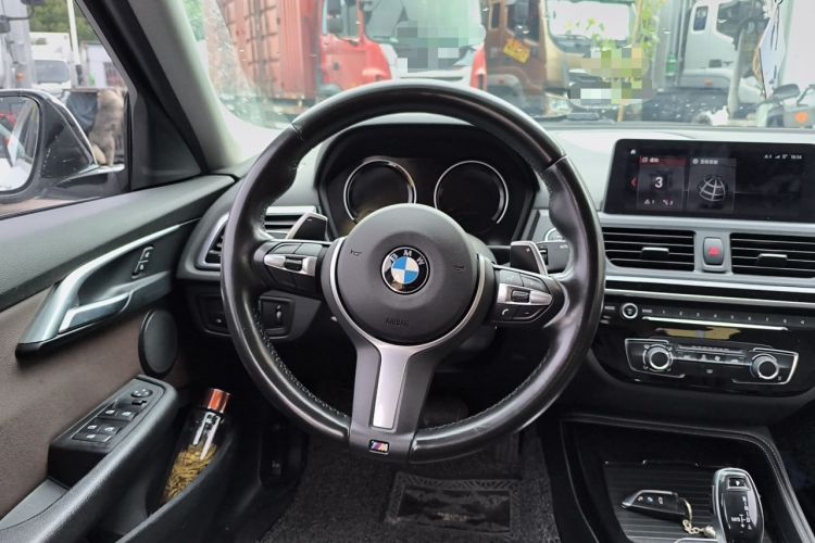 Used BMW 1 Series 2020 125i Leading Model M Sport Package Steering Wheel