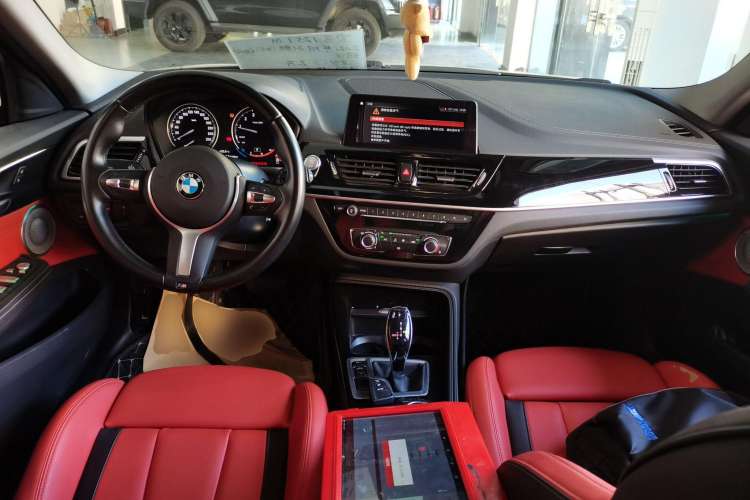 Used BMW 1 Series 2021 125i M Sport Night Edition Center Console
