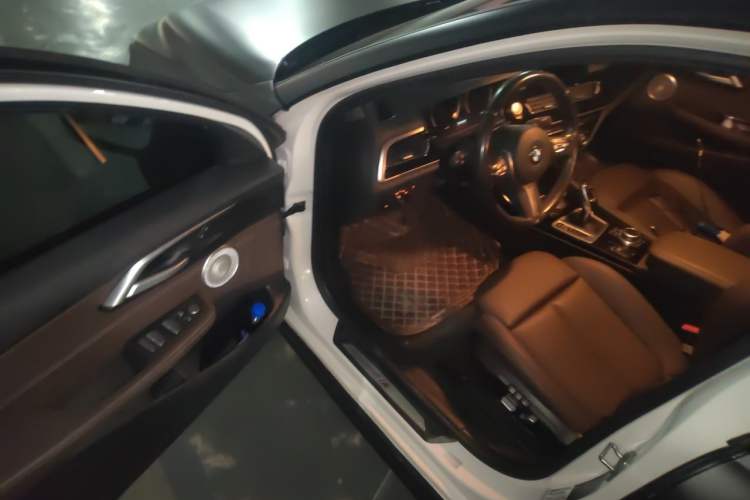 Used BMW 1 Series 2021 120i M Sport Night Edition Driver Seat