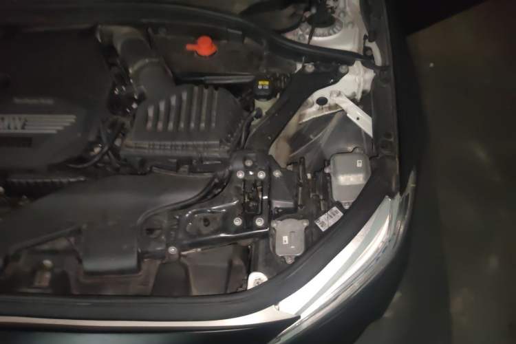 Used BMW 1 Series 2021 120i M Sport Night Edition Engine Bay Left