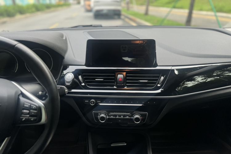 Used BMW 1 Series 2021 120i M Sport Edition Audio And AC Panel