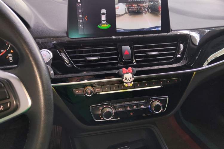 Used BMW 1 Series 2021 120i M Sport Edition Audio And AC Panel