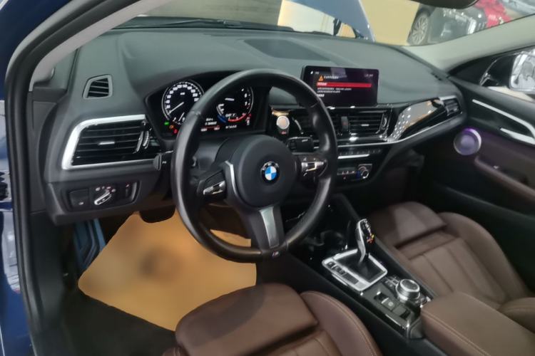 Used BMW 1 Series 2021 125i M Sport Night Edition Center Console