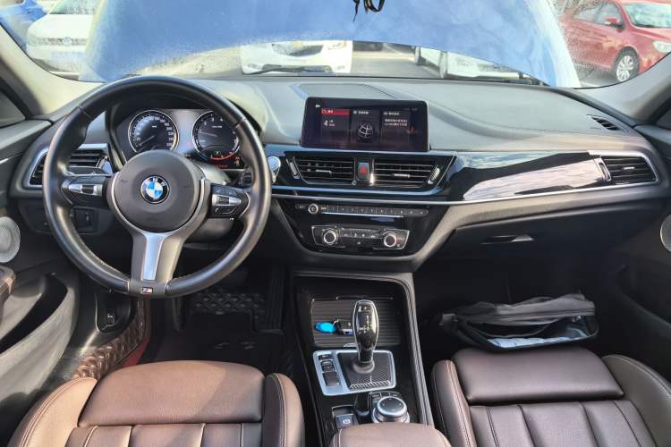 Used BMW 1 Series 2021 125i M Sport Night Edition Center Console