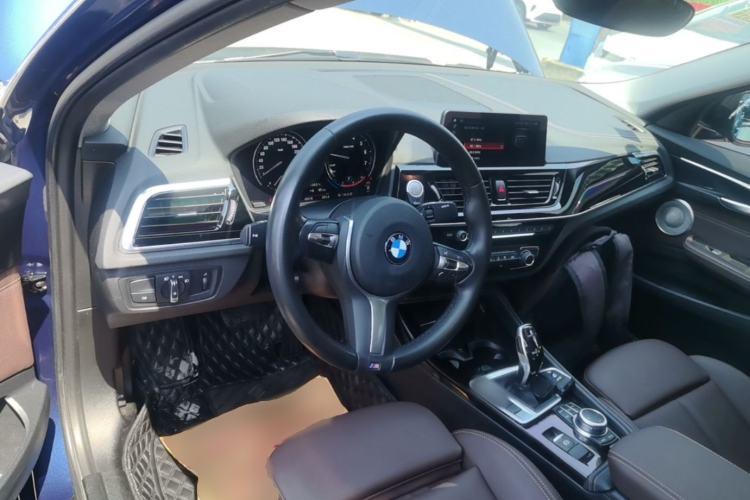 Used BMW 1 Series 2021 120i M Sport Night Edition Center Console