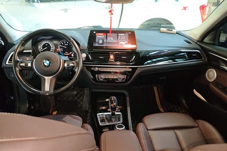 Used BMW 1 Series 2021 Revised 120i M Sport Night Edition Center Console