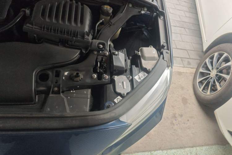 Used BMW 1 Series 2021 125i M Sport Night Edition Engine Bay Left