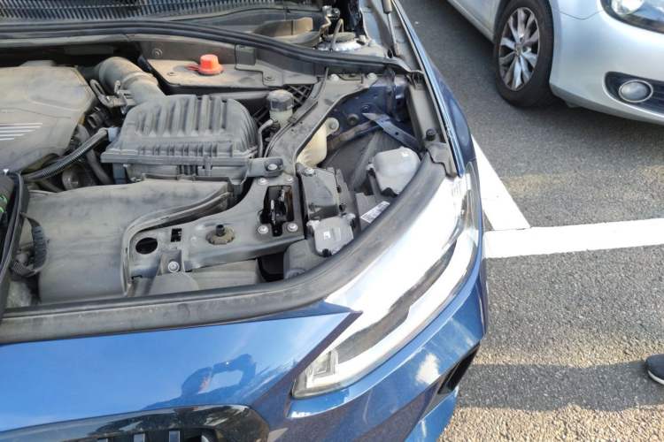 Used BMW 1 Series 2021 120i M Sport Night Edition Engine Bay Left