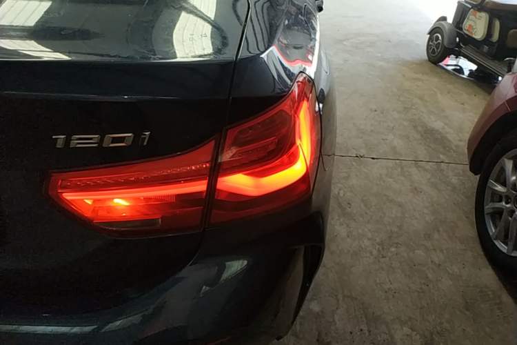 Used BMW 1 Series 2021 Revised 120i M Sport Night Edition Exterior 3