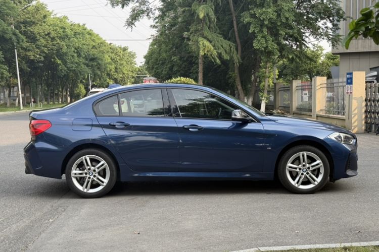 Used BMW 1 Series 2021 120i M Sport Night Edition Exterior 4