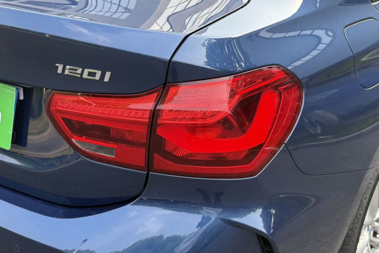 Used BMW 1 Series 2021 120i M Sport Night Edition Exterior 6