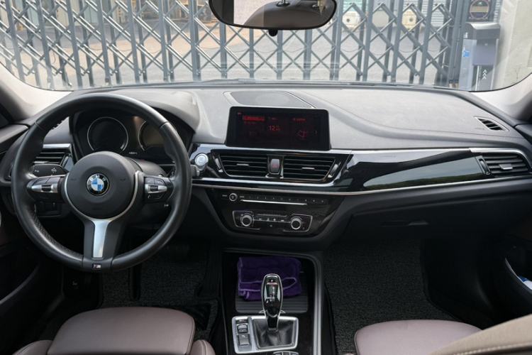 Used BMW 1 Series 2021 120i M Sport Night Edition Interior 2