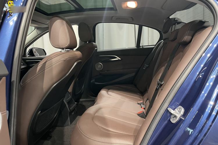 Used BMW 1 Series 2021 120i M Sport Night Edition Interior 4