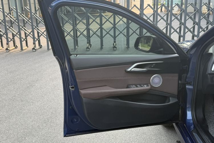 Used BMW 1 Series 2021 120i M Sport Night Edition Interior 4
